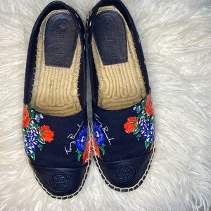 Tory Burch espadrille/ NAVY TEA ROSE/ NAVY CLASSIC DOT…. Size 7